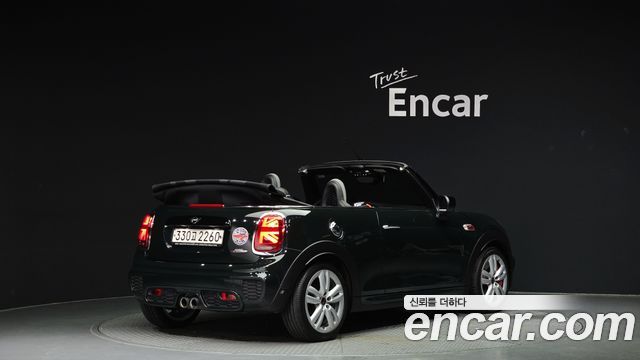Mini Cooper Convertible JCW 3rd - фото 1