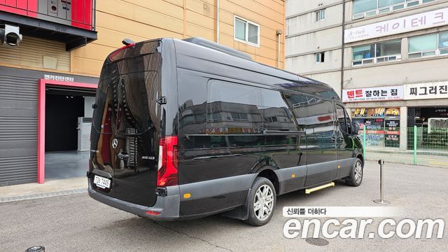 Mercedes-Benz Sprinter 3.0 Diesel W907 - фото 1