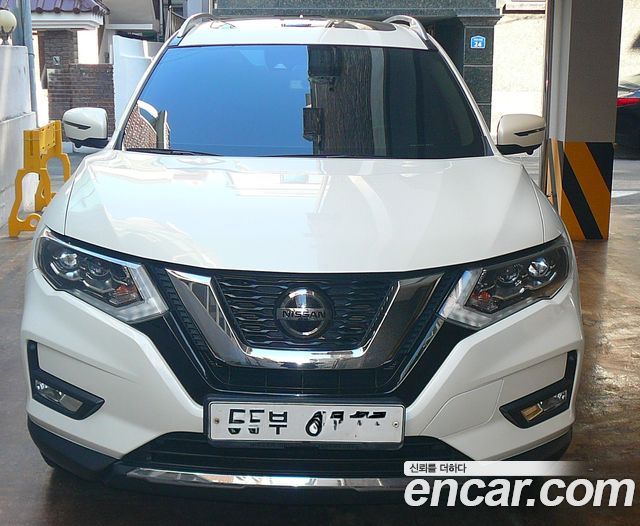 Nissan X-Trail 2.5 Tech 4WD - фото 2
