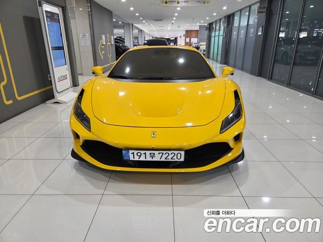 Ferrari F8 3.9 V8 - фото 2