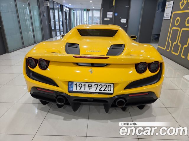 Ferrari F8 3.9 V8 - фото 3