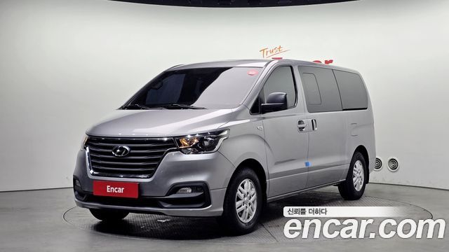 Hyundai Starex Новый Van 5-Seater Modern - фото 0