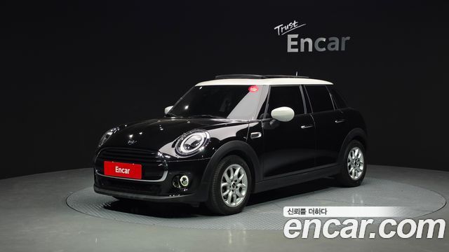Mini Cooper 5Door HIGH 3rd - фото 0