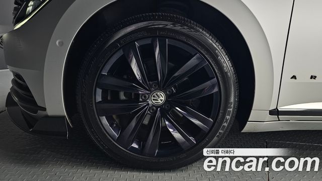 Volkswagen Arteon 2.0 TDI Premium - фото 4