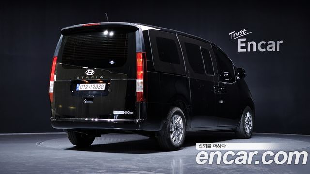 Hyundai Staria Cargo 5-Seater Modern - фото 1