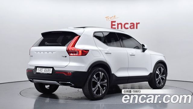 Volvo XC40 T4 Inscription - фото 1