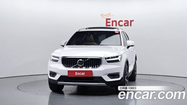 Volvo XC40 T4 Inscription - фото 2