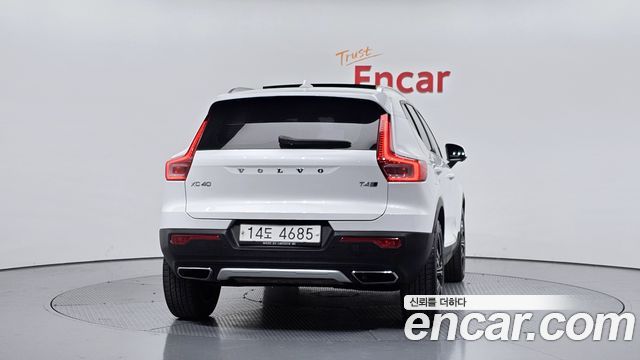 Volvo XC40 T4 Inscription - фото 3