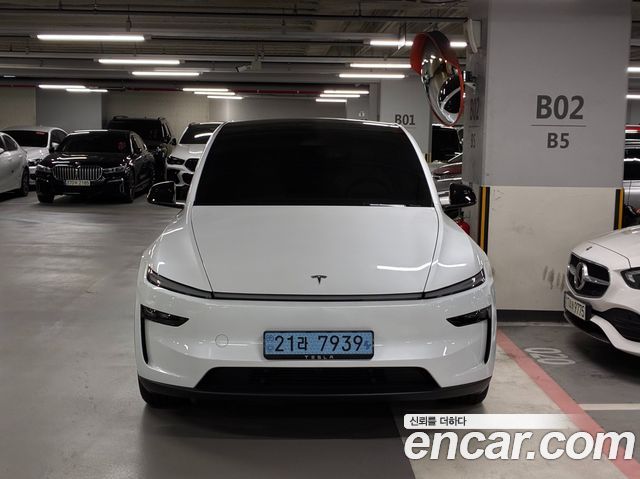 Tesla Model Y RWD - фото 1