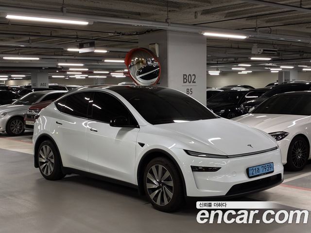 Tesla Model Y RWD - фото 2