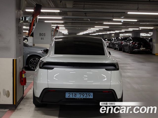 Tesla Model Y RWD - фото 4