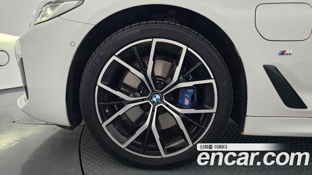 BMW 5-Series G30 530e M Sport - фото 3