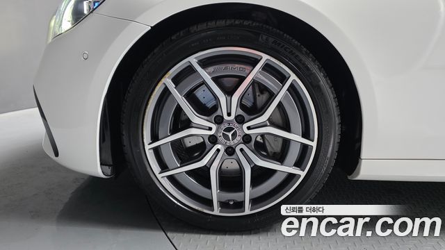 Mercedes-Benz E-Class W213 E220d 4MATIC AMG Line - фото 4