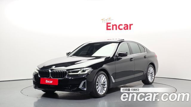 BMW 5-Series G30 530i Luxury - фото 0