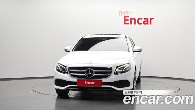 Mercedes-Benz E-Class W213 E220d Avantgarde - фото 2