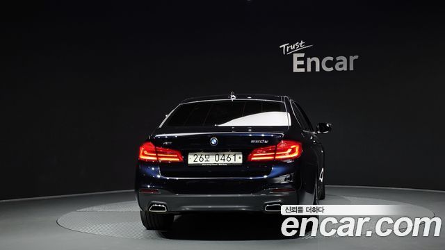 BMW 5-Series G30 520d xDrive M Sport Package Plus - фото 3