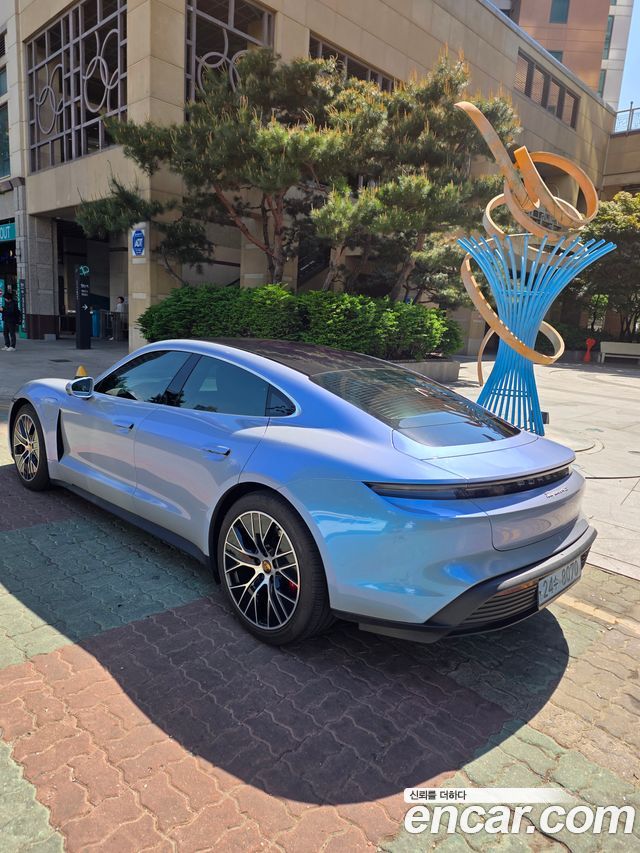 Porsche Taycan 4S - фото 1