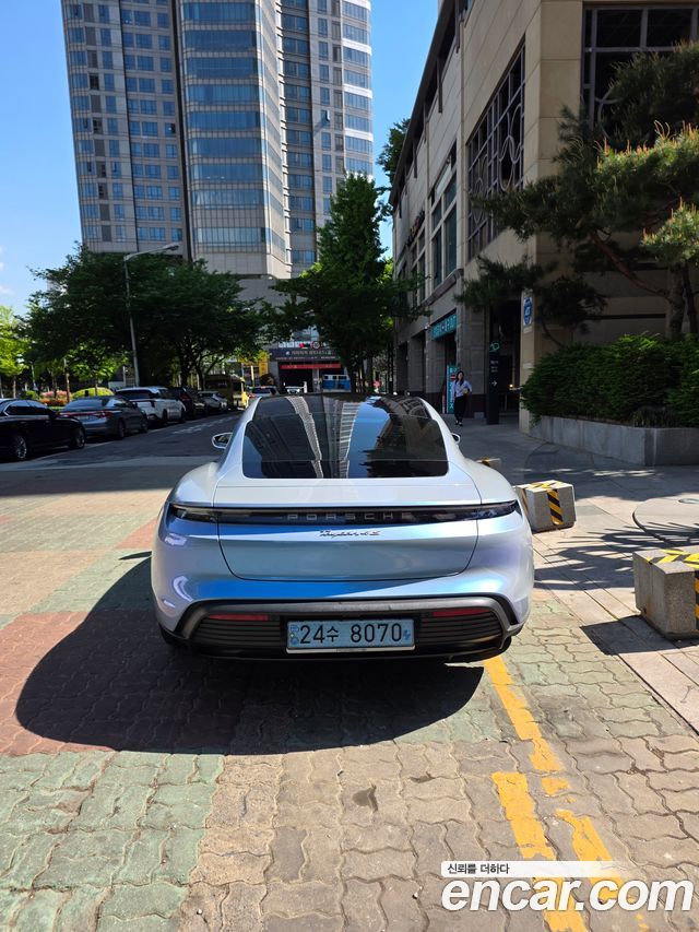 Porsche Taycan 4S - фото 3