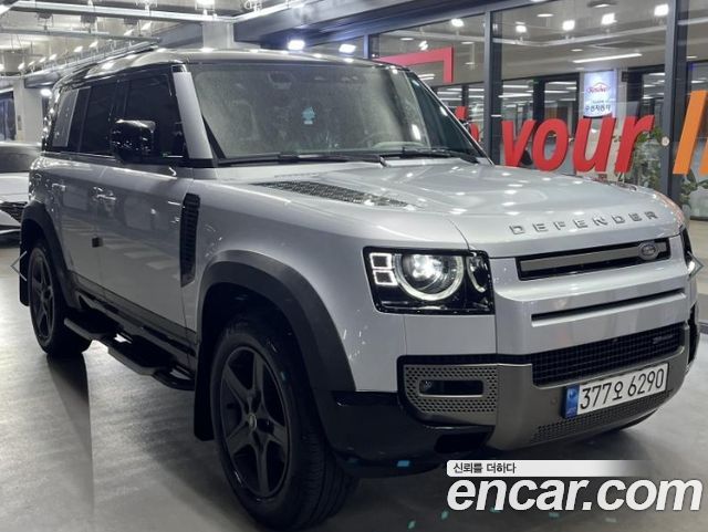 Land Rover Defender L663 110 P300 X-Dynamic SE - фото 0