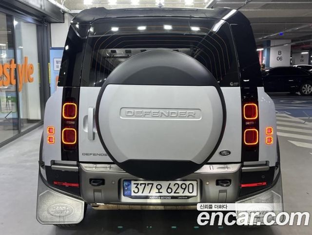 Land Rover Defender L663 110 P300 X-Dynamic SE - фото 4
