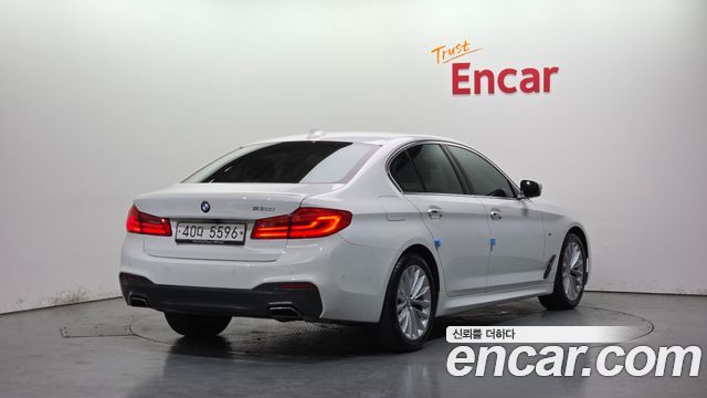 BMW 5-Series G30 530i Luxury Plus - фото 1