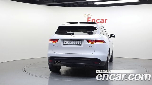 Jaguar F-PACE 20d Prestige - фото 3
