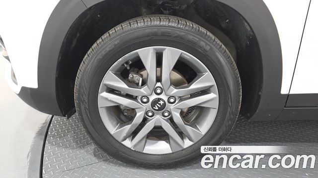 Kia Seltos Diesel 1.6 2WD Prestige - фото 4