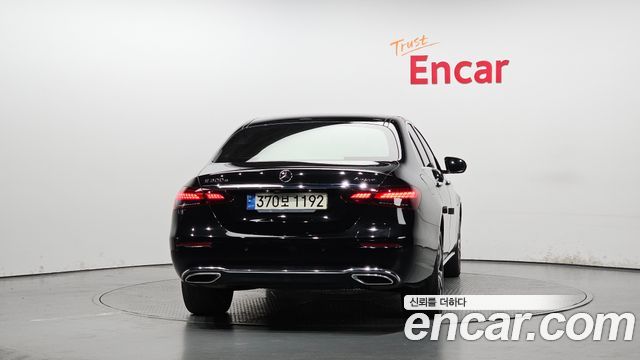 Mercedes-Benz E-Class W213 E300e 4MATIC Exclusive - фото 2