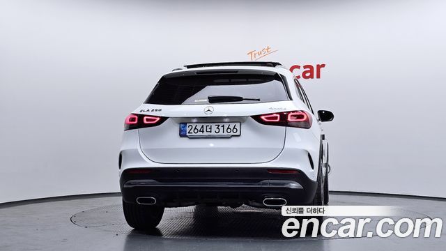 Mercedes-Benz GLA-Class H247 GLA250 4MATIC - фото 3