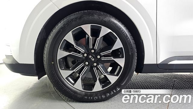 Kia Carnival 4-го поколения 9-Seater Signature - фото 4