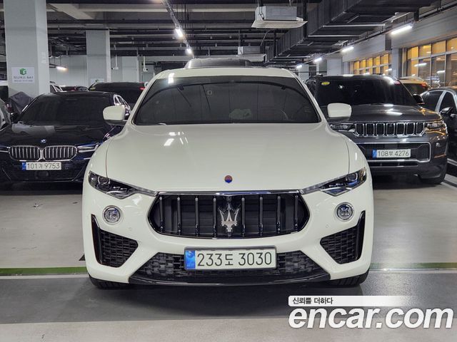 Maserati Levante 3.0 AWD GranSport - фото 0