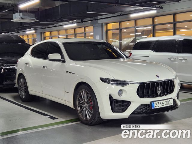 Maserati Levante 3.0 AWD GranSport - фото 1