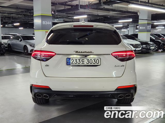 Maserati Levante 3.0 AWD GranSport - фото 3