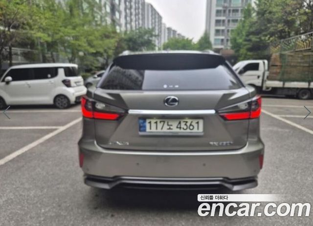 Lexus RX 4-го поколения Executive - фото 1