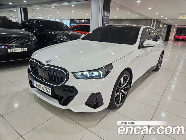 BMW 5-Series G60 530i xDrive M Sport Pro Special Edition - фото 0