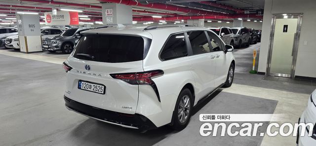 Toyota Sienna 4-го поколения 2.5 Hybrid AWD - фото 1