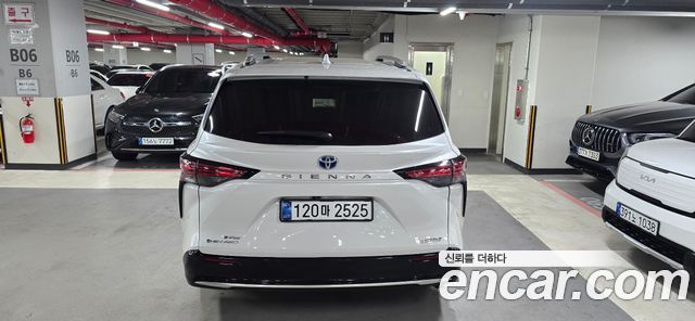 Toyota Sienna 4-го поколения 2.5 Hybrid AWD - фото 2