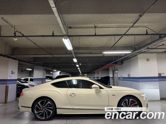 Bentley Continental GT 4.0 GT Speed - фото 2