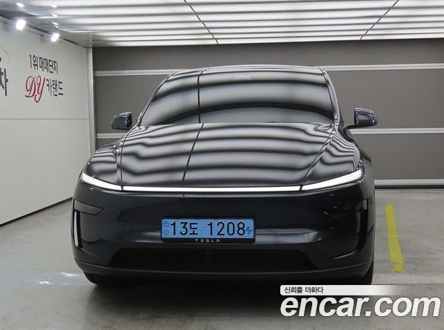 Tesla Model Y RWD - фото 1