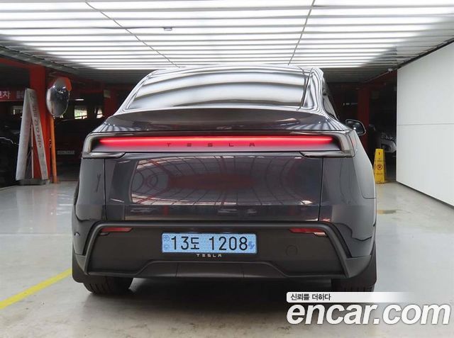 Tesla Model Y RWD - фото 2