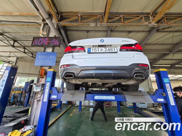BMW 5-Series G30 530i xDrive M Sport Package - фото 0