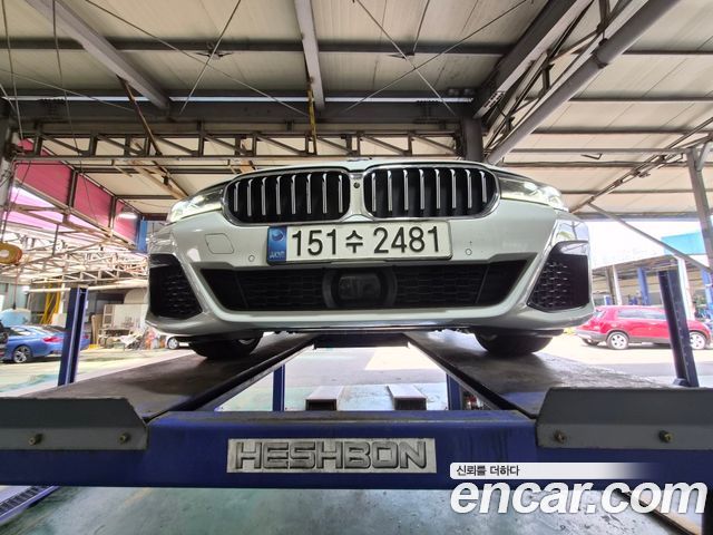 BMW 5-Series G30 530i xDrive M Sport Package - фото 1