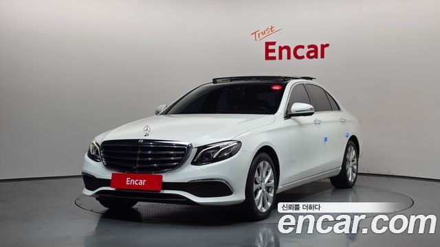 Mercedes-Benz E-Class W213 E300 Exclusive - фото 0