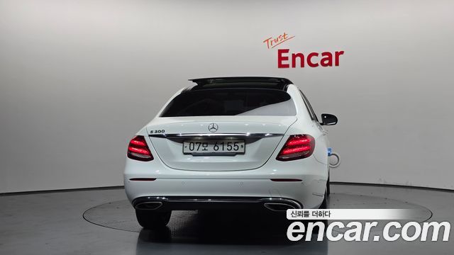 Mercedes-Benz E-Class W213 E300 Exclusive - фото 3