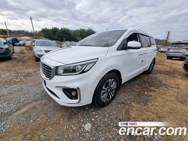 Kia Carnival Новый 9-Seater Luxury - фото 0
