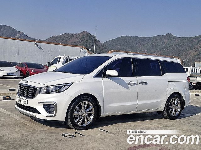 Kia Carnival Новый Gasoline 9-Seater Noblesse Special - фото 1