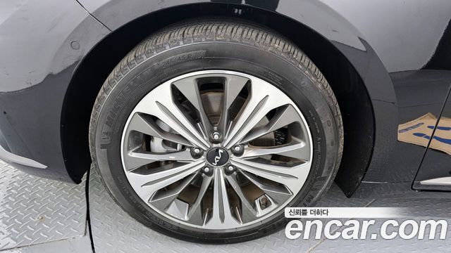 Kia K8 2.5 Gasoline 2WD Signature - фото 4