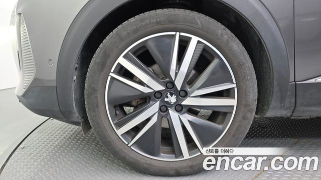 Peugeot 5008 2-го поколения 1.2 Pure Tech GT - фото 4