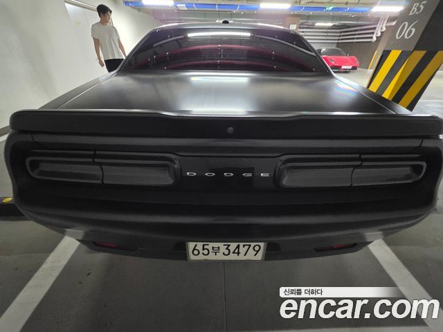 Dodge Challenger 5.7 - фото 3