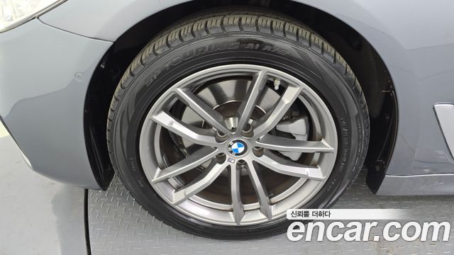 BMW 5-Series G30 520d M Sport package - фото 4